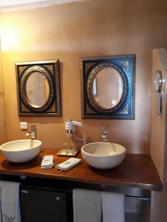 Mas Saint-Joseph Bed & Breakfast Фонвией Екстериор снимка